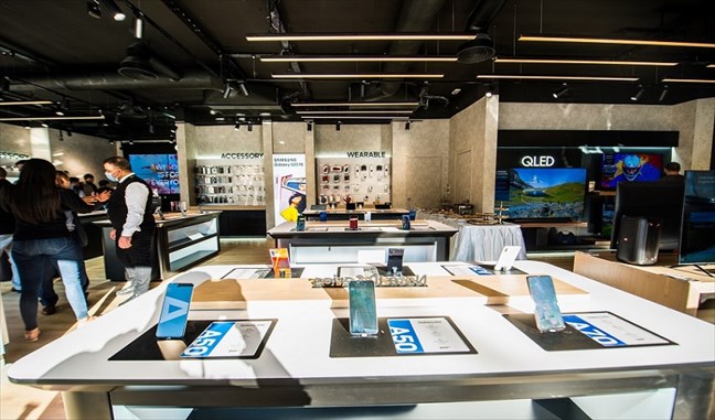 Le Samsung Brand Shop Centre Urbain Nord vend désormais des produits ...